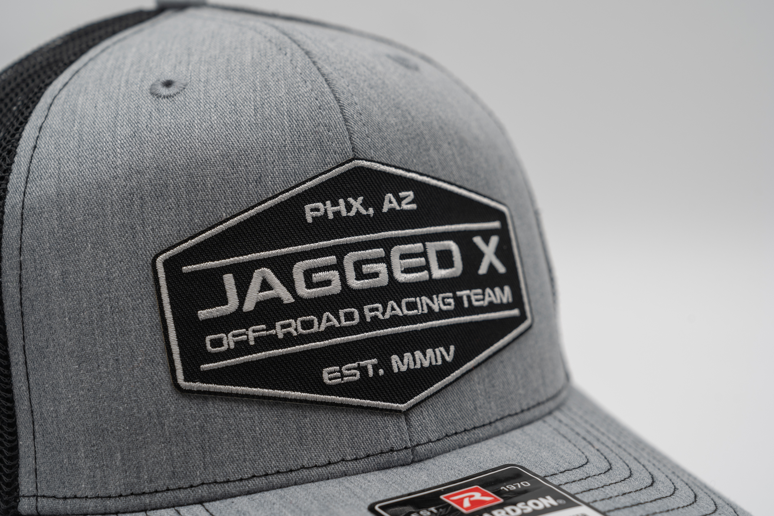 jagged x offroad trucker hat gray black 2
