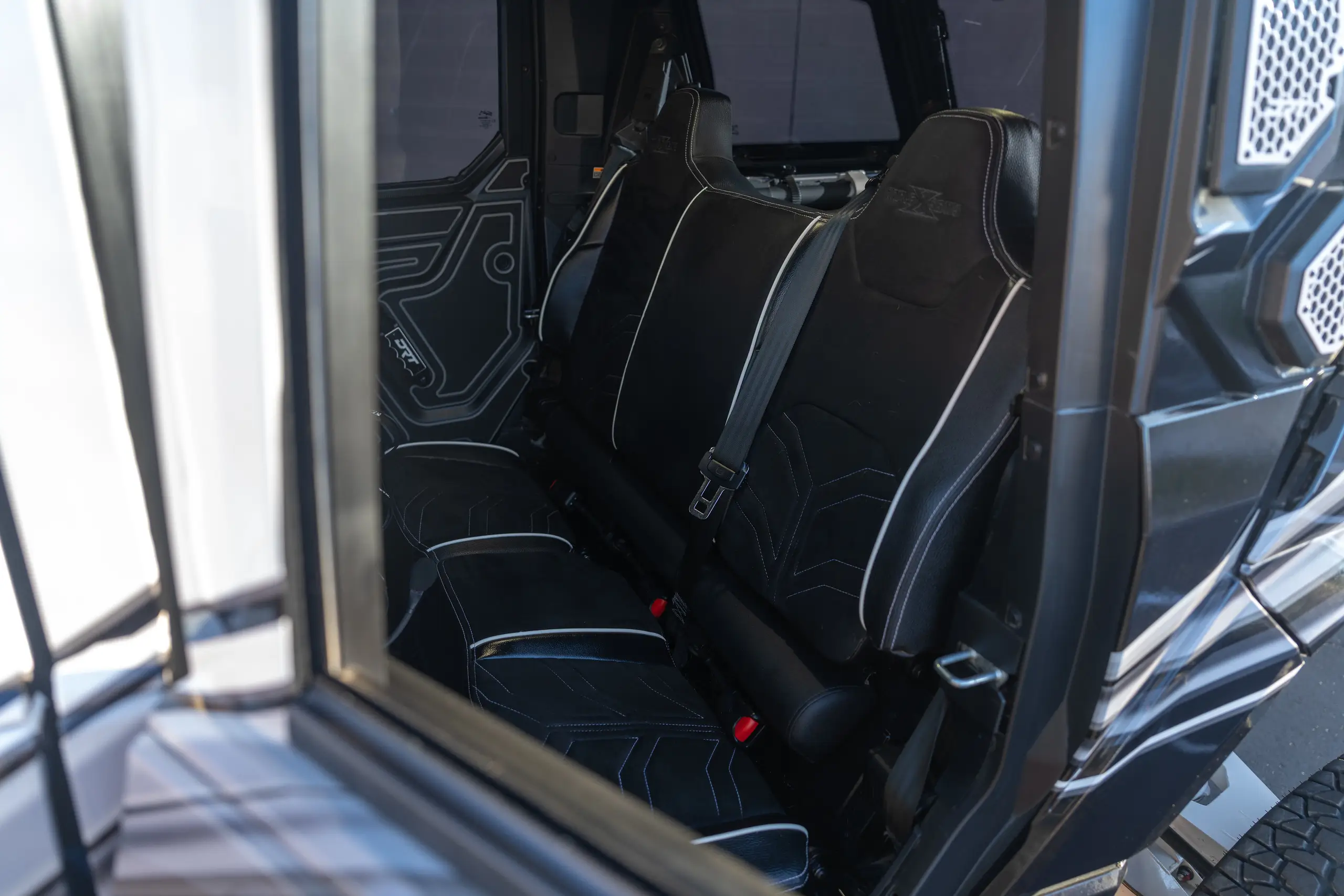 9 1 polaris xpedition rear seat recovered tuxedo theme jagged x offroad